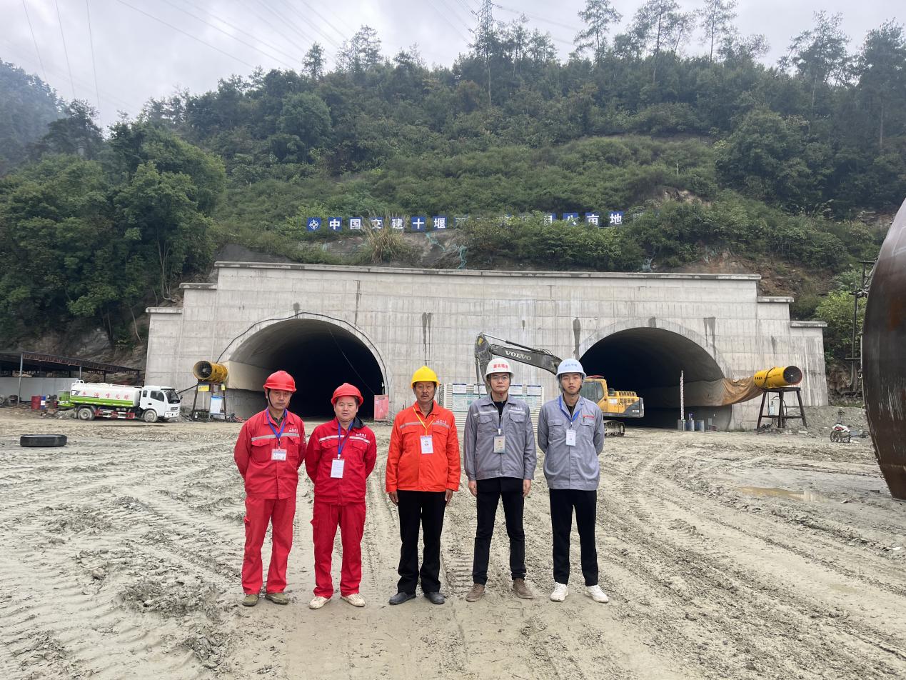 福銀高速十堰西出口至漢十高鐵十堰東站一級(jí)...