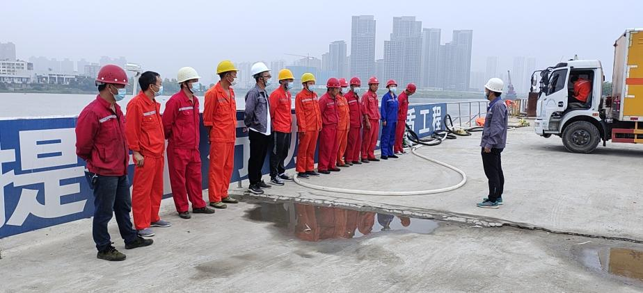 襄陽(yáng)市東西軸線(xiàn)道路工程魚(yú)梁洲段項(xiàng)目沉管對(duì)...