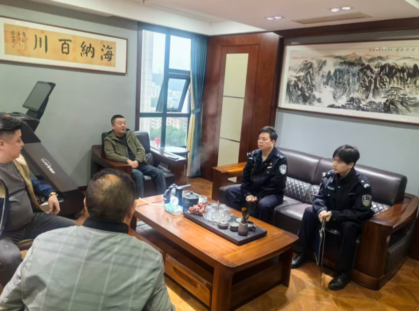 十堰茅箭朝阳路派出所民警入企，筑牢安全防线